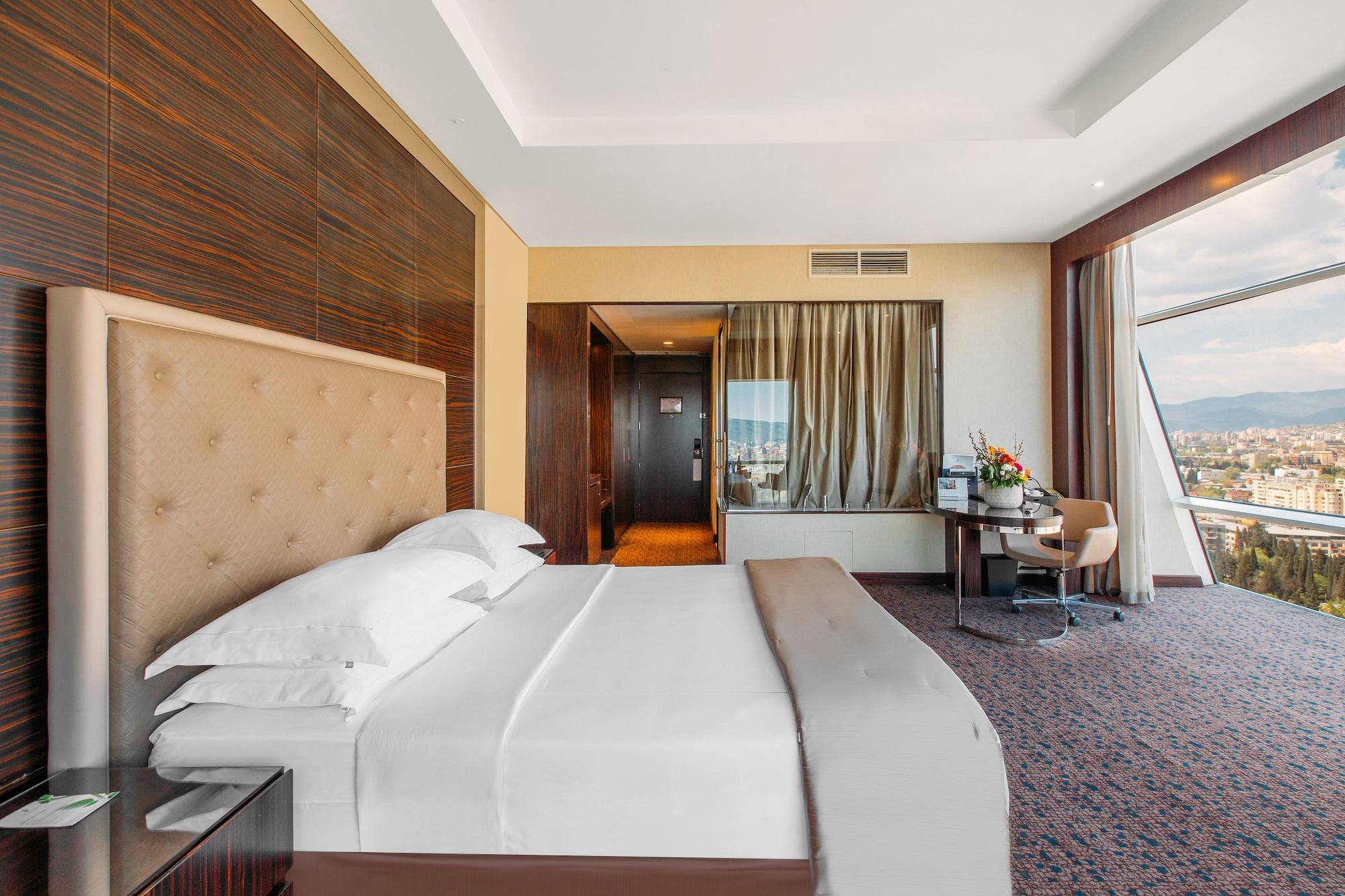 The Biltmore Tbilisi Hotel Kültér fotó Executive Suite