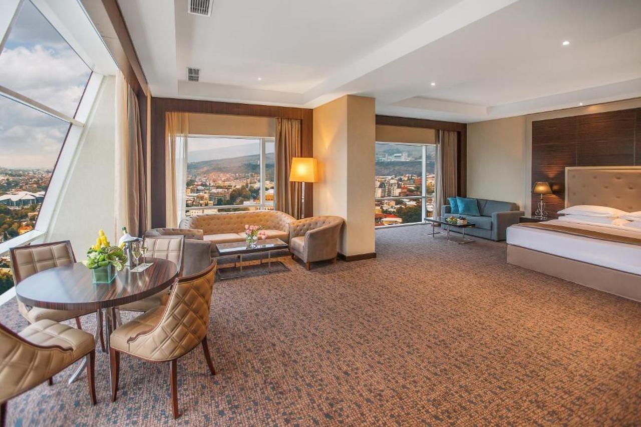 The Biltmore Tbilisi Hotel Kültér fotó Executive Suite