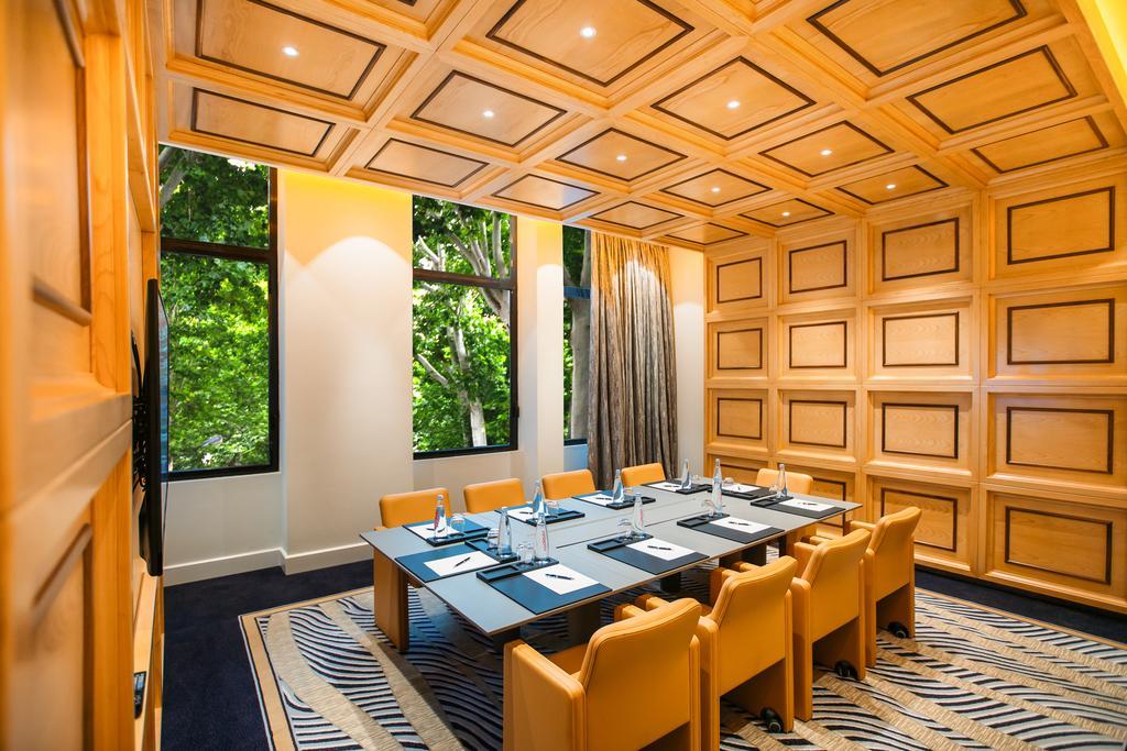 The Biltmore Tbilisi Hotel Kültér fotó Meeting room